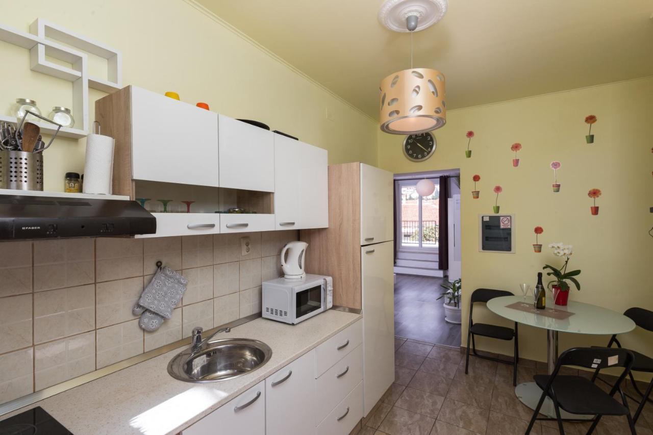 Apartment Mavi